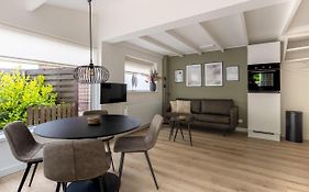 Charmante vakantiewoning met mooie tuin - Roosjesweg 5